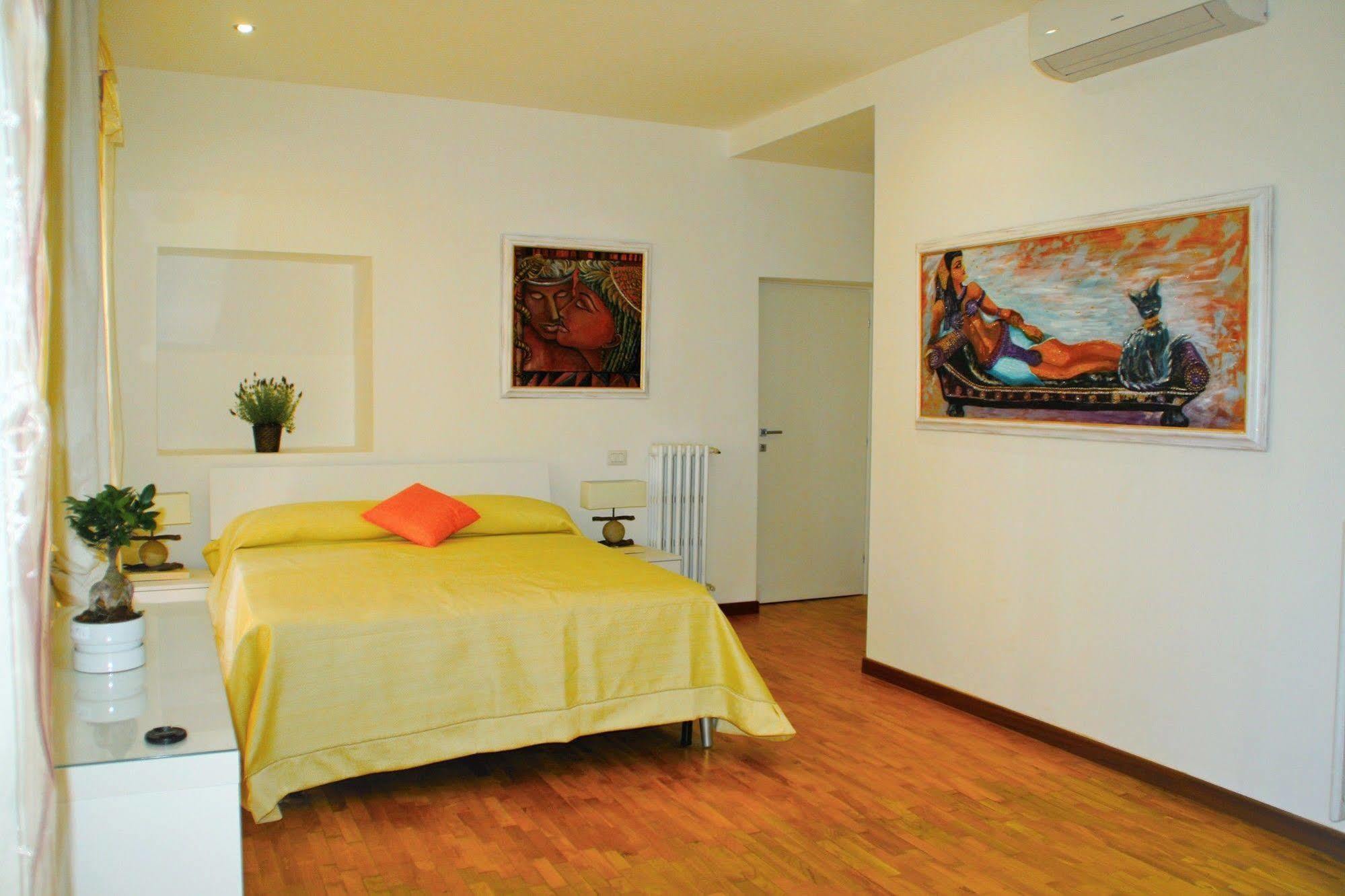 Have A Nice Holiday - Luxury Rooms 3* Rom